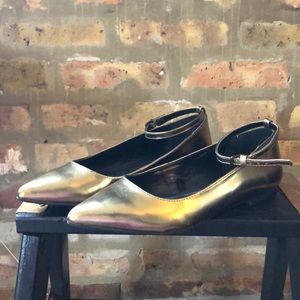 GAP gold flats